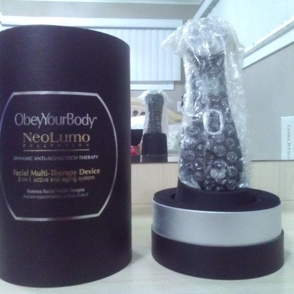 NEOLUMO ObeyYourBody FACIAL MULTI-THERAPY DEVICE-5 IN 1 ACTIVE ANTI-AGING SYSTEM - Picture 2 of 3